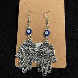 New Hamsa 🪬 Evil eye 🧿 earrings!